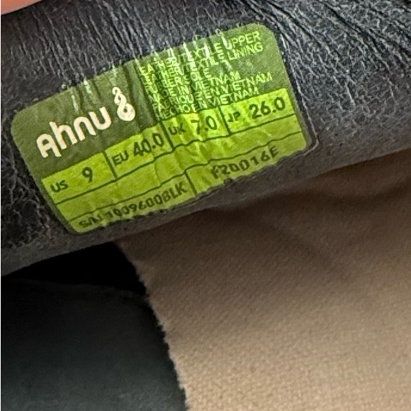 Ahnu Black Leather Oxfords - Picture 6 of 6